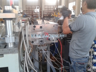 Panneau concret de mousse de croûte de PVC de cadre de construction faisant le moteur de Sneider Siemens de machine