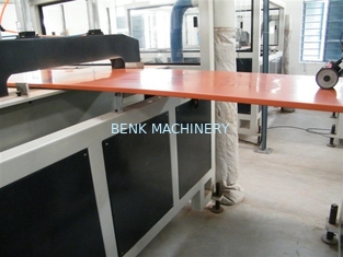 800 - chaîne de production large de profil de 1000mm WPC, panneau en plastique de porte de PVC faisant la machine
